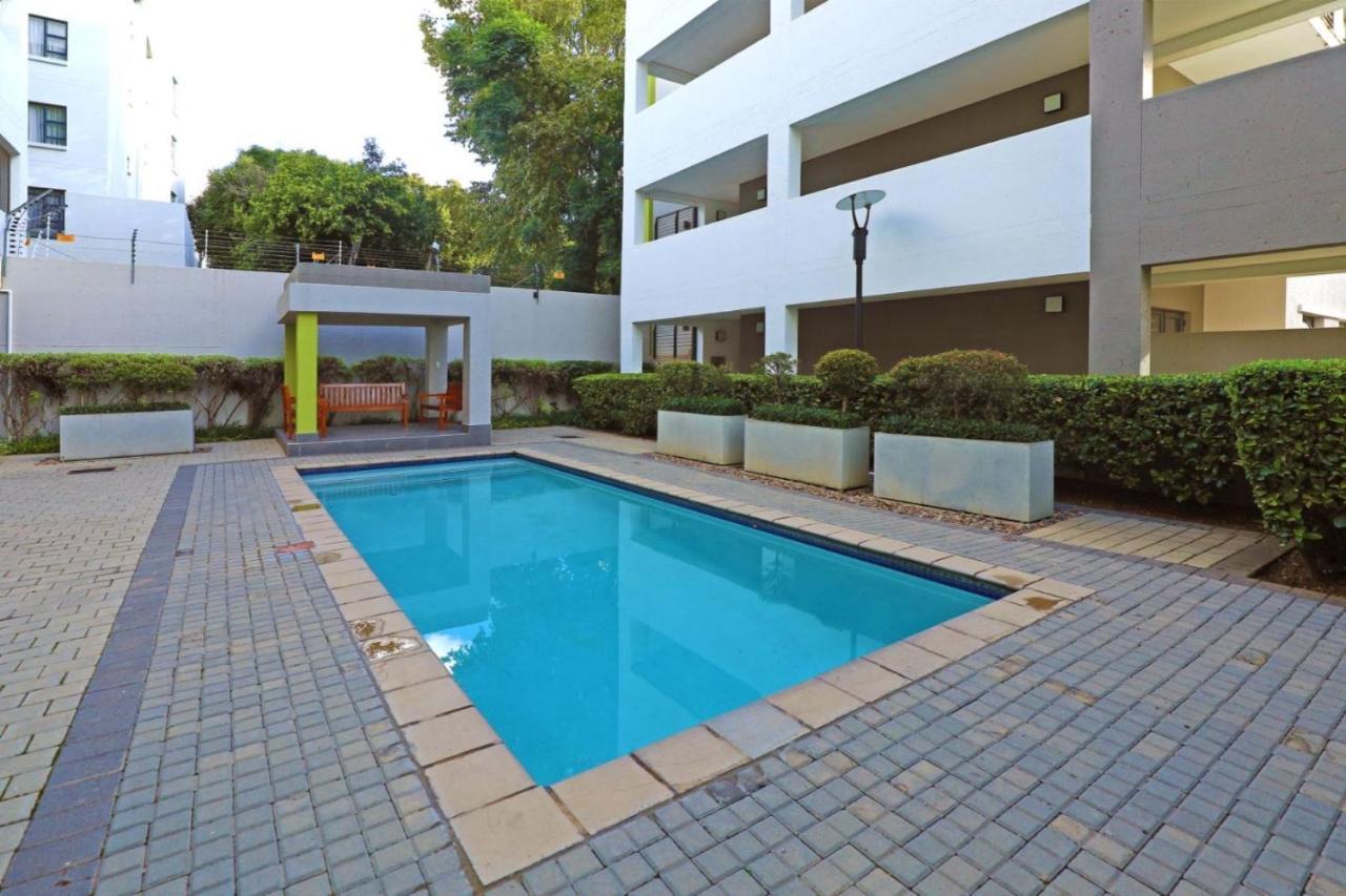 Moc Luxury Apartment Johannesburg Exterior photo