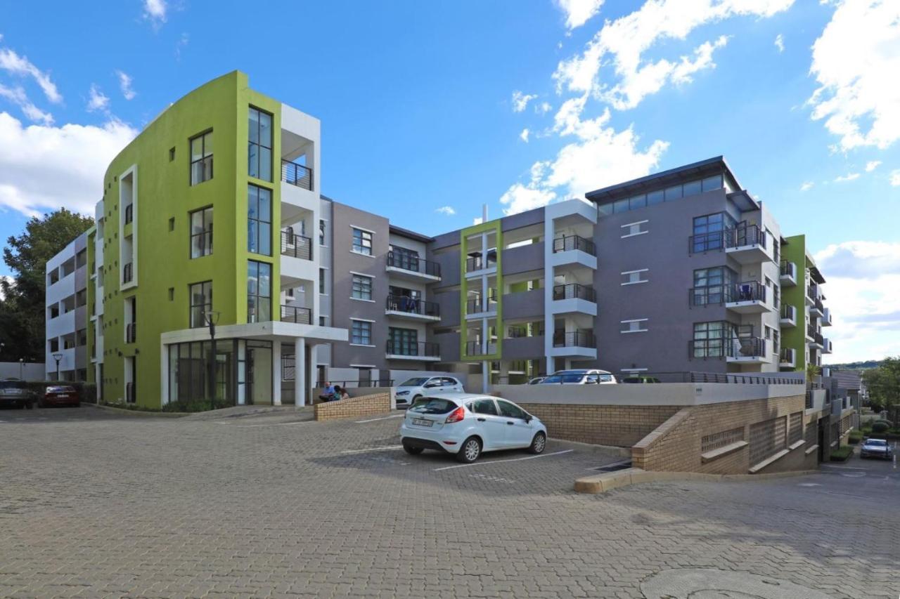 Moc Luxury Apartment Johannesburg Exterior photo